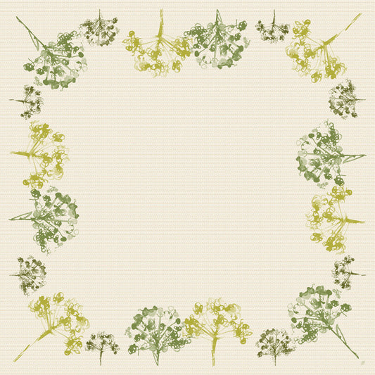 Ein quadratischer beiger Hintergrund mit grünen und gelben Blumenborten spiegelt den umweltfreundlichen Look des Dunisilk MD 84x84 cm, grün Umbles für Feste | Packung (20 Stück) der Duni GmbH wider. Zarte Blüten umrahmen ein biologisch abbaubares Mittelstück.