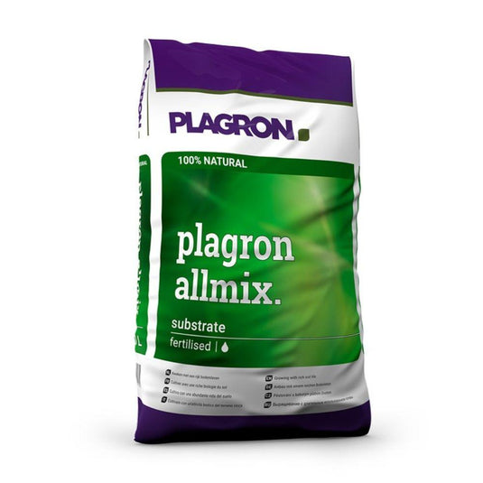 The Plagron Allmix 50L from Bertels B.V. comes in a green-and-purple bag with white “100% natural” lettering. It is enriched with organic pre-fertilizer and features worm castings symbols to promote improved plant growth.