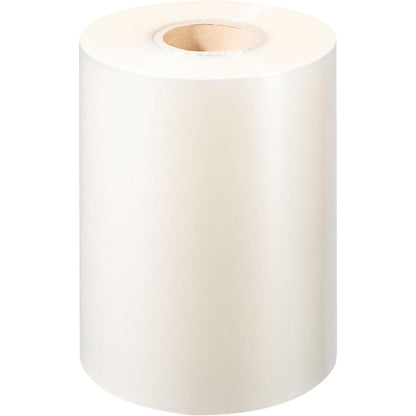 Eine Rolle Duni GmbH PP-Siegelfolie Antifog, mit einem Kern aus Karton, steht aufrecht auf weißem Hintergrund. Diese glänzende Folie ist mit einer Antifog-Beschichtung versehen und eignet sich daher perfekt für Lebensmittelverpackungen und Verpackungszwecke.