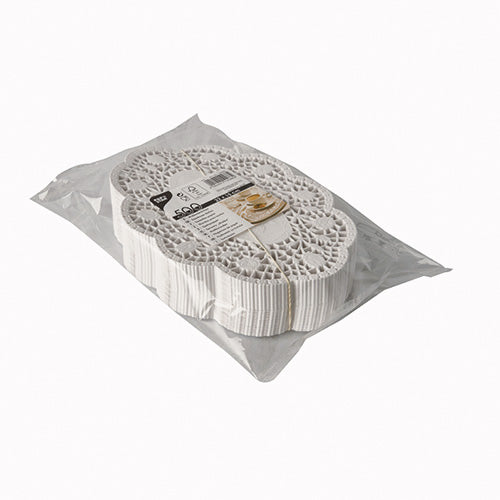 Die PAPSTAR 500 Mokkadeckchen oval weiss der PAPSTAR GmbH sind weiße, spitzenbesetzte Papierdeckchen in einer versiegelten Kunststoffverpackung, ideal für die Kaffeetafel, zum Backen oder Servieren. Hergestellt aus hochwertigen Materialien.