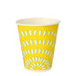 Der Starpak 100 Trinkbecher für Kaltgetränke hat ein gelbes Design mit weißen und hellblauen geschwungenen Linien. Aus Pappe gefertigt, eignet sich jeder 100 ml Becher ideal als Einwegbecher für Partys oder Veranstaltungen.