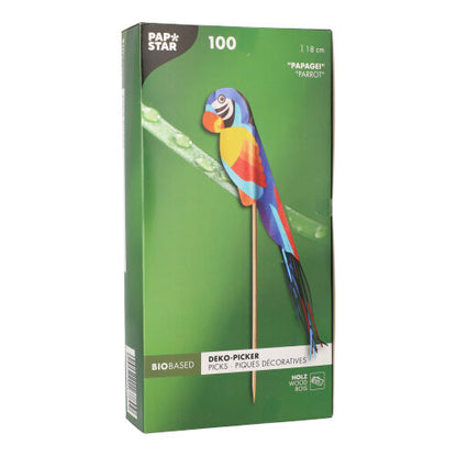The green box of the PAPSTAR 100 decoration picks from PAPSTAR GmbH contains 100 wooden picks with colorful paper parrots – ideal for stylish presentations. The packaging contains product information and images in several languages.