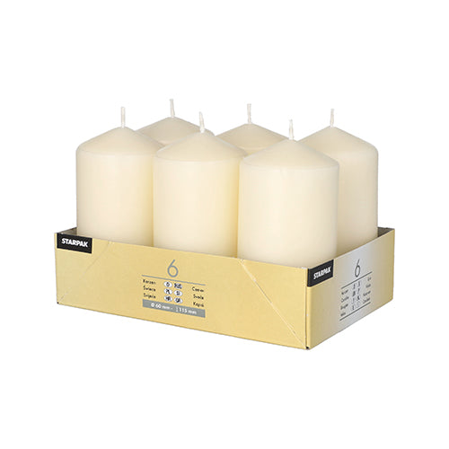 Six Starpak pillar candles (Ø 60 mm, 115 mm) made from high-quality wax are arranged in the beige cardboard tray. The label provides information about the brand, quantity, and burning time.