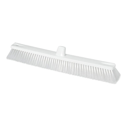 Der Nölle Profi Brush HACCP-Großflächenbesen von Nölle Profi Brush Bürsten- & Pinseltechnik e.K. verfügt über einen weißen Kopf mit 0,50 mm harten Borsten und einer zentralen Buchse, ideal für die effiziente Bodenreinigung in HACCP-regulierten Umgebungen.