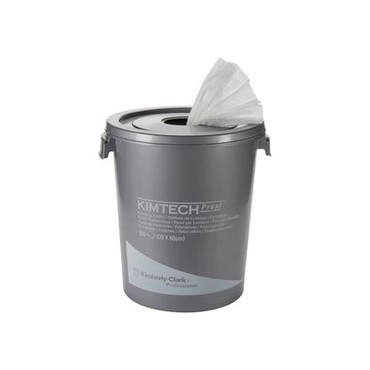 The "Kimtech® Polishing Cloths" dispenser bucket from Kimberly-Clark GmbH made of white plastic has a round lid, from which a single wipe protrudes. The bucket contains 300 sheets for effective surface cleaning.