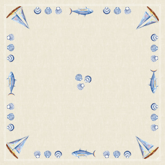 Die Dunicel Mitteldecke 84x84 cm von Duni GmbH zeigt das Tide Design mit blauen Segelbooten, Fischen und Muscheln auf Beige - ideal für eine maritime Tischdekoration. Packung mit 100 Stück - perfekt für Feste und Events.