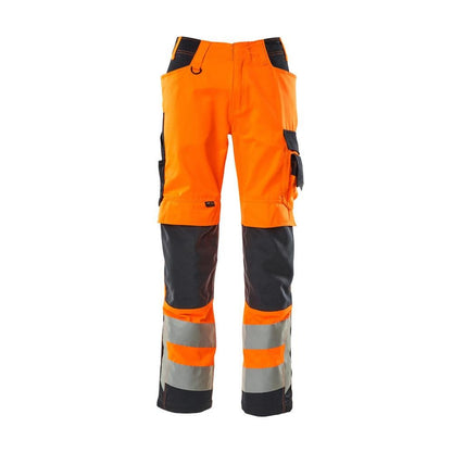 Trousers with knee pockets