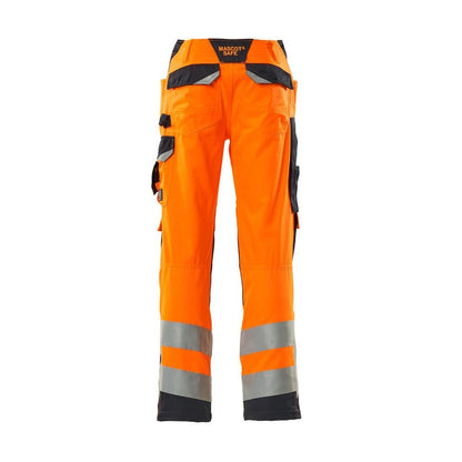 Trousers with knee pockets