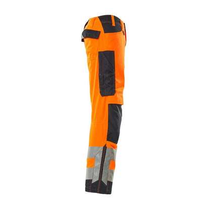 Trousers with knee pockets