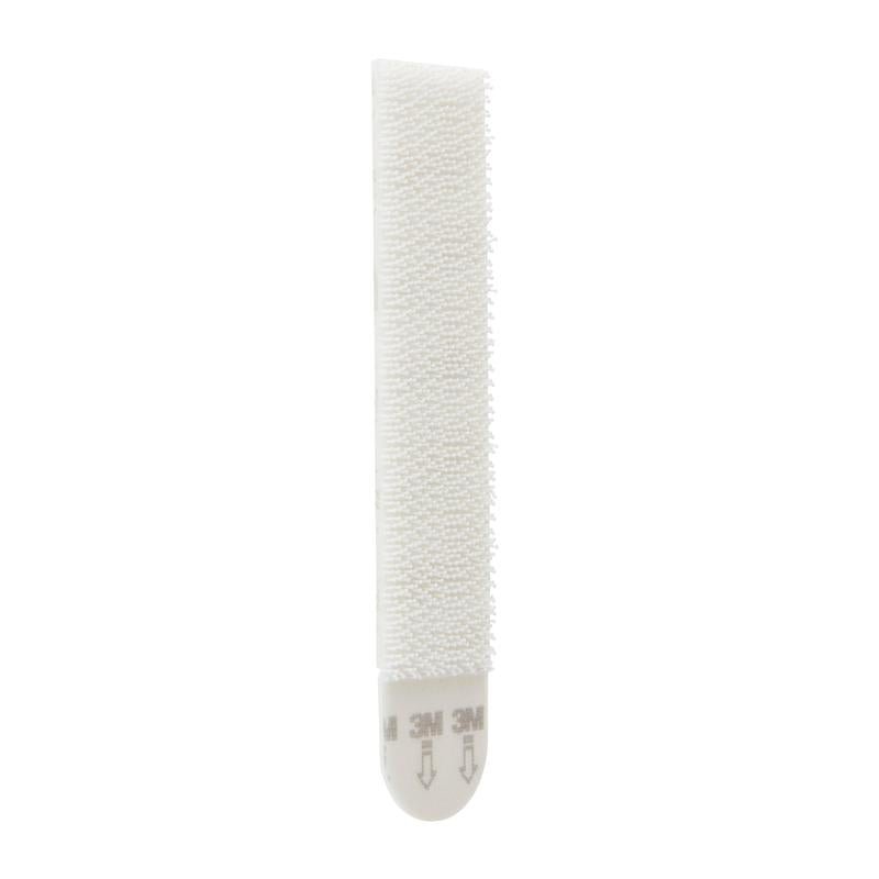 A close-up of a single white medical swab with a textured tip and flat handle, positioned vertically against a white background - similar to 3M Deutschland GmbH Large Command™ Picture Hanging Strips L, 6 sets in a value pack, 17206-6.