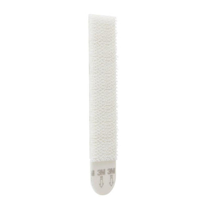 A close-up of a single white medical swab with a textured tip and flat handle, positioned vertically against a white background - similar to 3M Deutschland GmbH Large Command™ Picture Hanging Strips L, 6 sets in a value pack, 17206-6.