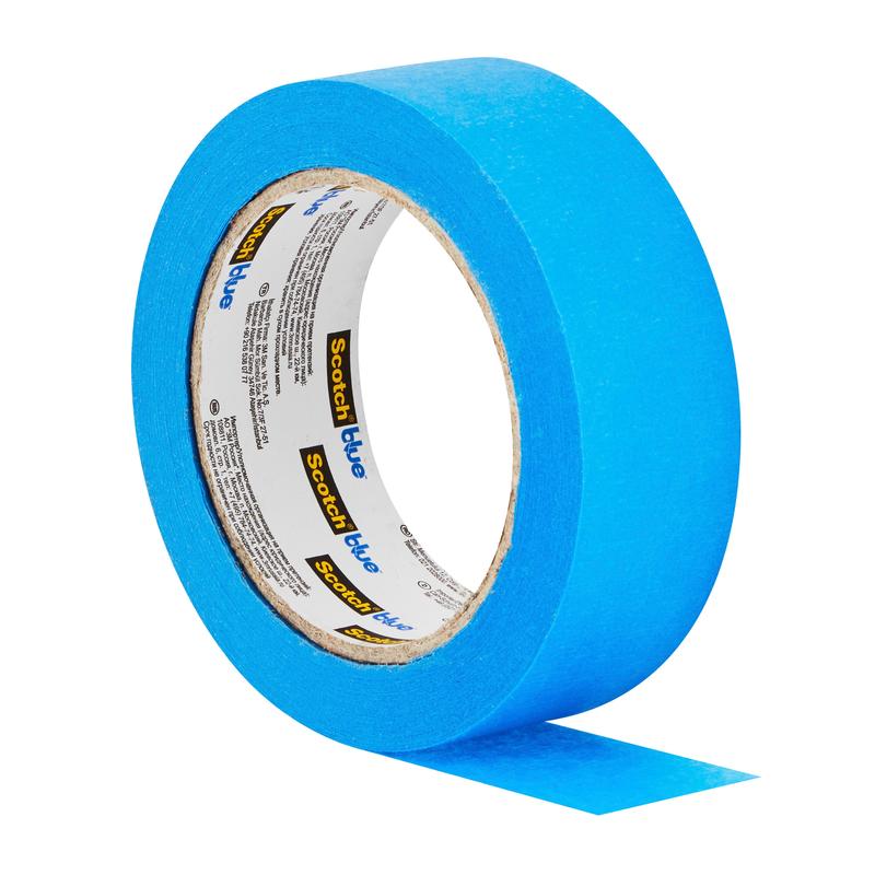 A roll of ScotchBlue™ Painter's Tape "Multi-Surface" by 3M Deutschland GmbH with a rolled-out section is depicted upright. The inner label shows a black-yellow "ScotchBlue" logo on a white background.