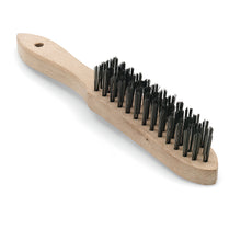 Die Nölle Profi Brush Handdrahtbürste Stahl glatt von Nölle Profi Brush Bürsten- & Pinseltechnik e.K. mit Holzgriff und dichten Stahlborsten ist auf weißem Grund abgebildet - perfekt für die effektive Rostentfernung.