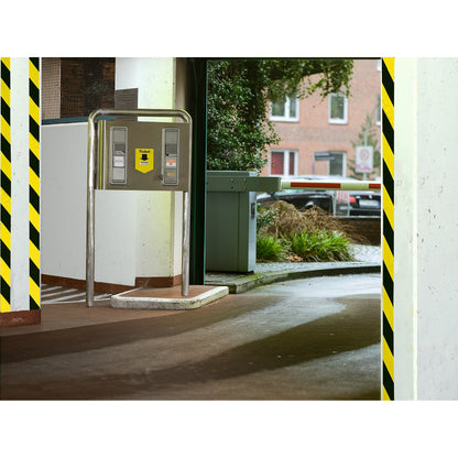 tesa PREMIUM Markierklebeband, 66 m x 50 mm, rot-weiß – Anwendung