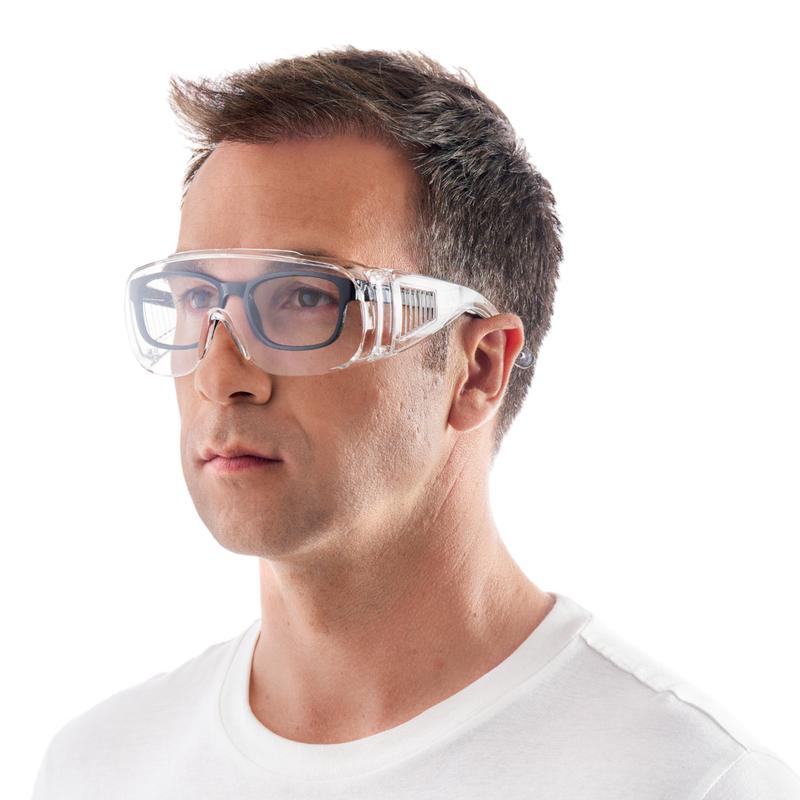 A man wearing a white crew neck shirt and 3M™ Visitor Overglasses, clear lens from 3M Deutschland GmbH looks forward against a plain white background.