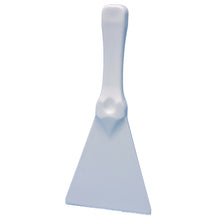The spatula white, plastic spatula | Pack (5 pieces) by Diversey Deutschland GmbH & Co. OHG features a wide, flat blade and a curved handle, perfect for construction projects or renovation work; depicted on a plain white background.