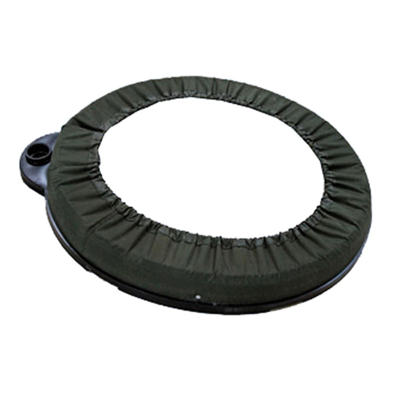 The suction collar/splash guard for the ergodisc from Diversey Deutschland GmbH & Co. OHG is a dark green fabric suction collar with an integrated splash guard, depicted on a black plastic toilet seat against a white background. Packaging (1 piece).