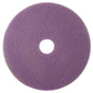 Das Diversey Twister Pad lila, rund, ideal für die Unterhaltsreinigung beschichteter Hartböden, zeichnet sich durch eine strukturierte Oberfläche und ein zentrales Loch aus, das von oben auf weißem Hintergrund zu sehen ist.