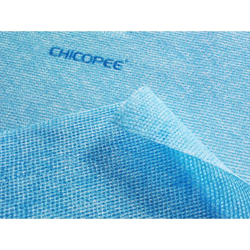 A close-up of two overlapping blue Suma Lavette Medium kitchen hygiene cloths from Diversey Deutschland GmbH & Co. OHG, ideal for cleaning, disinfection, and germ stop in any kitchen.