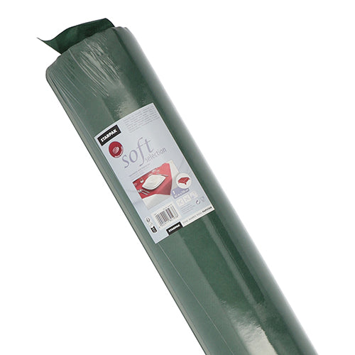 A rolled green Starpak tablecloth, fabric-like fleece “Soft Selection”, in transparent plastic with a label featuring product details and a table photo with plates and napkins. Brand: Starpak.