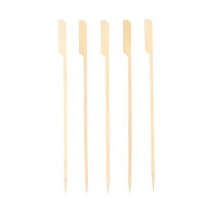 The PAPSTAR 21 cm "Golf" grill skewers from PAPSTAR GmbH are ideal for BBQs and grill parties. Each pack contains 250 skewers with a flat handle and pointed end, neatly arranged on a white background. Perfect for catering or your next event.