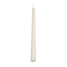 A single unlit PAPSTAR taper candle (24 cm, Ø 2.2 cm, white, 100% stearin) from the 30-piece cardboard tray stands upright against a white background. Known for its long burn time. Brand: PAPSTAR GmbH.