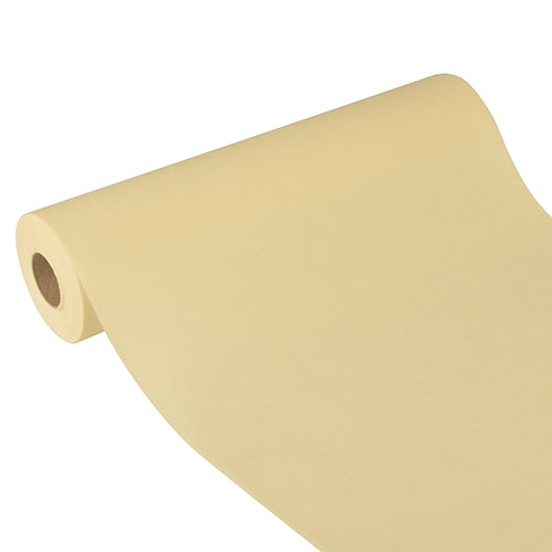 Der Starpak Tischläufer, stoffähnlich, Vlies „Soft Selection Plus“ (24 m x 40 cm) in Hellbeige liegt teilweise ausgerollt auf weißem Hintergrund und bringt seine glatte Textur und elegante Optik zur Geltung – ideal für besondere Anlässe.