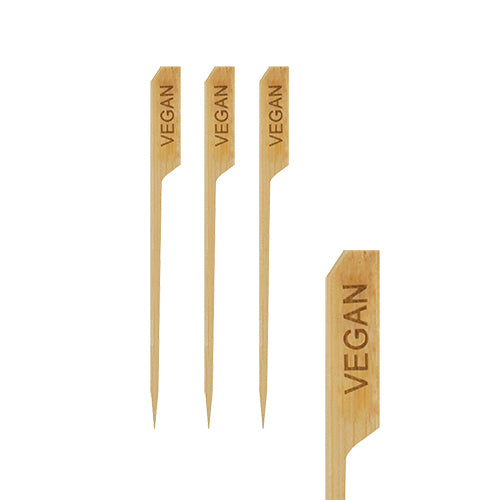 The PAPSTAR 250 finger food skewers "pure" by PAPSTAR GmbH are ideal for the stylish presentation of finger food at parties. Three skewers stand upright together, one stands off to the right - perfect for buffets and presenting your snacks.