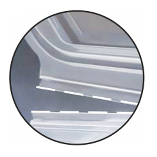 Close-up of two body parts with a surface similar to Starpak 50 packaging cups with hinged lids, PP transparent octagonal. A dashed white line marks the gap between the horizontally aligned parts, shown in a circular frame.