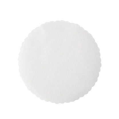 Depicted is a flat, circular white paper disc with wavy edges - perfect as PAPSTAR separator papers for burger patties, Ø 13 cm, white (500 pieces), by PAPSTAR GmbH.