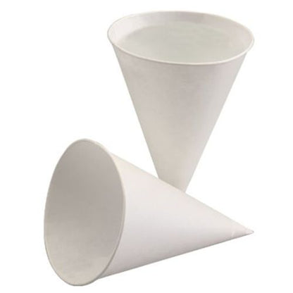 Pictured are two white, undecorated PAPSTAR 200 cone cups made of sugarcane paper from PAPSTAR GmbH – one standing and filled with water, the other lying down. Both are made from environmentally friendly sugarcane paper.