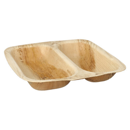 The PAPSTAR 25 seal bowls palm leaf "pure" square from PAPSTAR GmbH are divided, rectangular trays made from light palm leaf – biodegradable, eco-friendly and viewed empty from an angle.