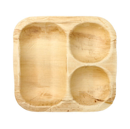 The PAPSTAR 25 seal bowls palm leaf "pure" square from PAPSTAR GmbH are square plates with three round compartments, with natural palm leaf grain, slightly rounded edges and are eco-friendly as well as biodegradable. Depicted on a white background.