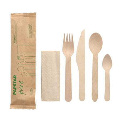 The 50 "pure" wooden cutlery sets from PAPSTAR GmbH contain fork, knife, spoon, small spoon, and napkin in the paper bag – ideal as eco-friendly disposable cutlery.