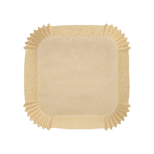 The PAPSTAR 100 baking papers for square air fryers from PAPSTAR GmbH consists of square, beige fluted baking molds made from non-stick paper - ideal for use in air fryers.