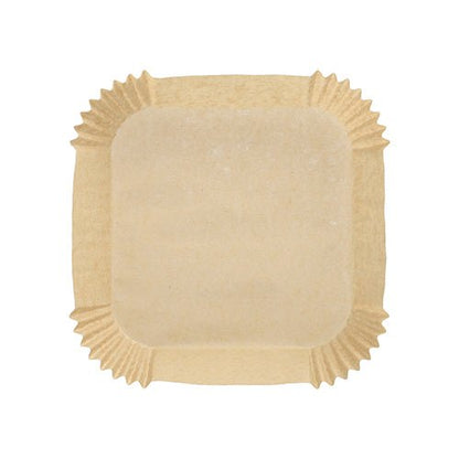 The PAPSTAR 100 baking papers for square air fryers from PAPSTAR GmbH consists of square, beige fluted baking molds made from non-stick paper - ideal for use in air fryers.