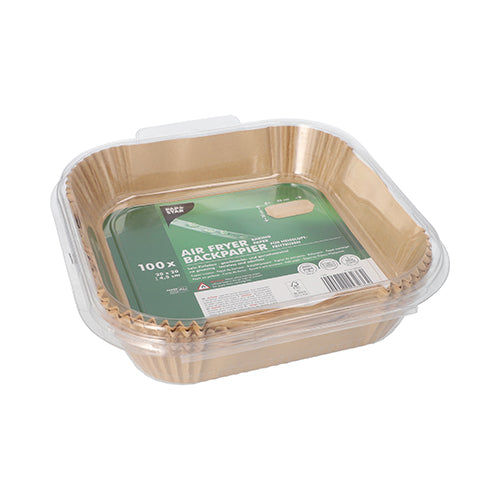 In a transparent plastic container, there is a stack of brown, square PAPSTAR 100 baking papers for square air fryers from PAPSTAR GmbH. The green label on top indicates 100 non-stick baking inserts.