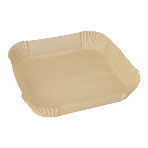 The 100 baking papers for square air fryers from PAPSTAR GmbH are square, brown, non-stick baking molds with a fluted edge and flat bottom - perfect for air fryers. Pictured from above on a white background.