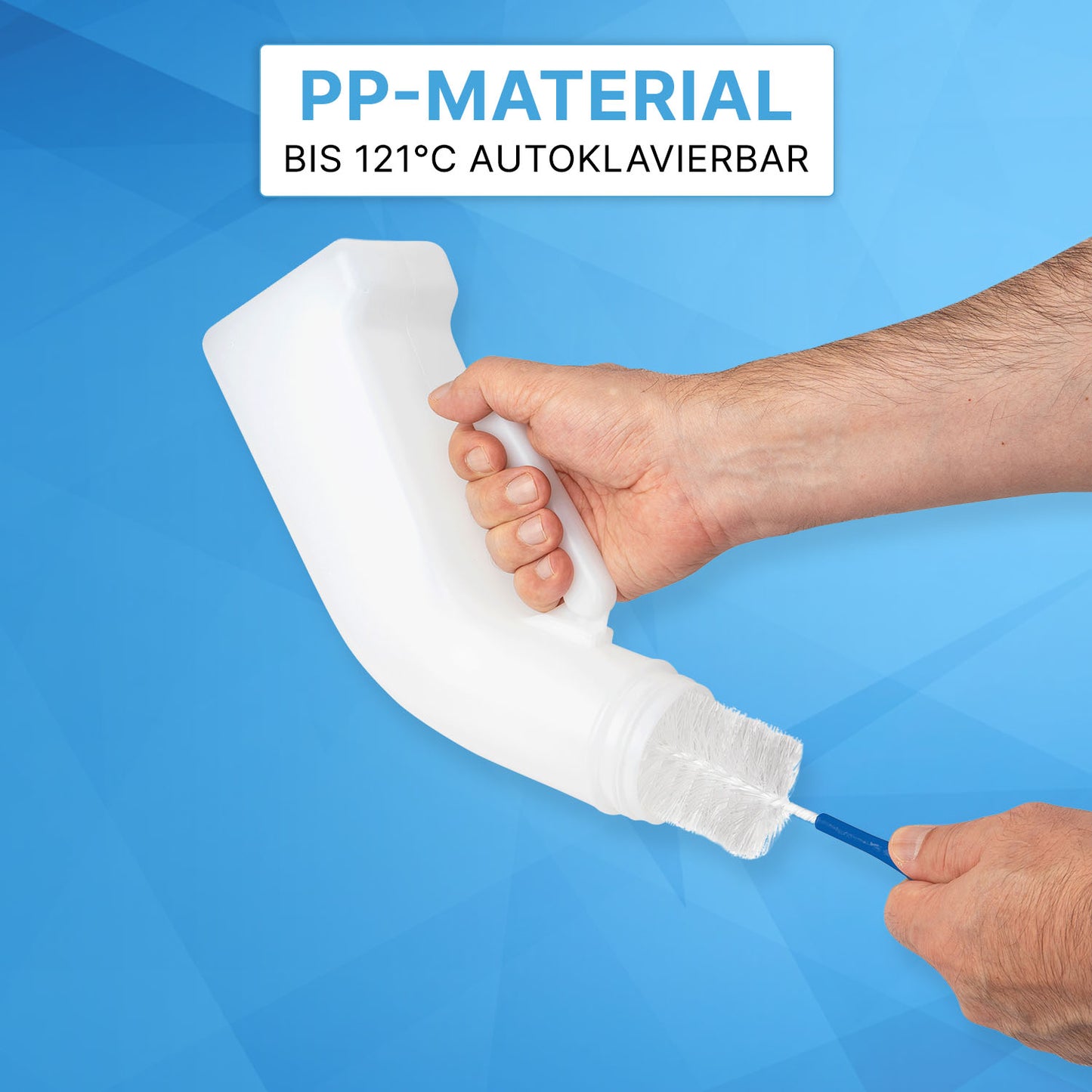 A person holds the ARNOMED Urine Bottle Classic Unisex from ARNOWA GmbH and cleans the opening with a brush. The text above reads "PP MATERIAL AUTOCLAVABLE UP TO 121°C" on a blue geometric background, emphasizing hygienic urine collection.
