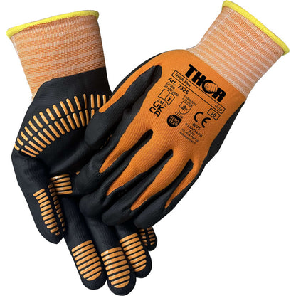 Ein Paar orange-schwarze Abena Re-Seller GmbH Thor Flex Multigrip Arbeitshandschuhe mit gelben Stulpen, mit schwarzen Griffmustern auf den Handflächen und Fingern und Sicherheitsinformationen auf der Rückseite eines Handschuhs.