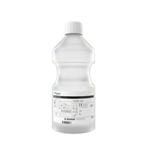 The B. Braun Aqua Ecotainer® Topical Rinse, a transparent plastic bottle with a capacity of 1000 ml, is made from eco-friendly polypropylene. It features a white cap and is labeled with various symbols and texts, including the B. Braun branding and instructions for using the topical rinse.