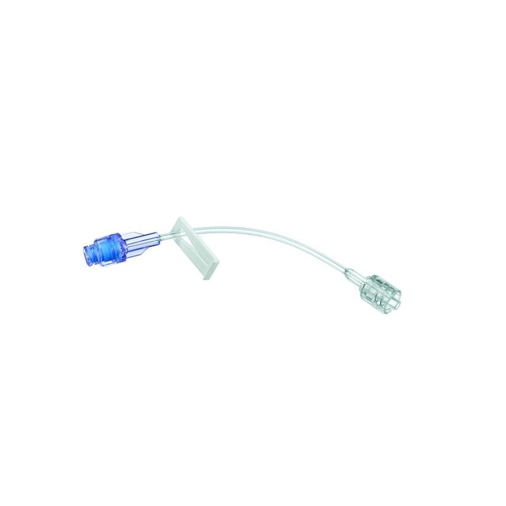 The B. Braun Safeflow with extension line features a 10 cm long, transparent, flexible tube with a blue and transparent adapter at each end, as well as a white clamp attached to it. This product from B. Braun Deutschland GmbH & Co. KG is ideal for infusion therapy and is sterilized for safety reasons. It is displayed on a white background.