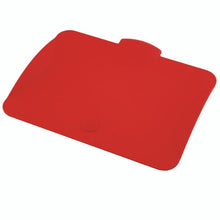 A red, rectangular silicone mat with rounded corners and a tab, designed as a TASKI lid for 7-liter buckets from Diversey Deutschland GmbH & Co. OHG, suitable for 7- and 12-liter buckets; shown lying on a white background.
