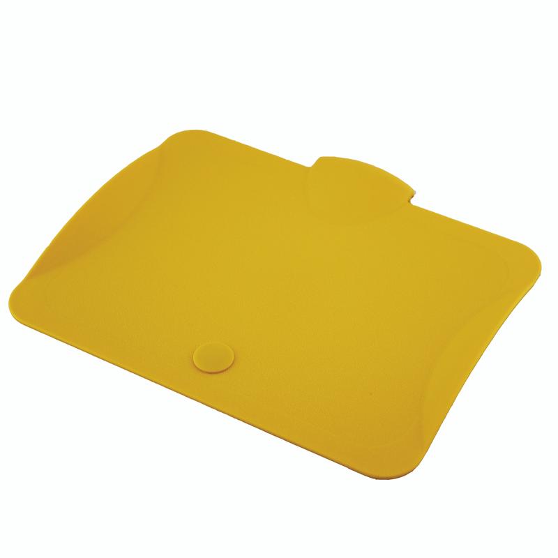 A yellow, rectangular TASKI lid for 7-liter buckets from Diversey Deutschland GmbH & Co. OHG, with rounded corners, a small round elevation on one edge, and a curved tab on the other side; suitable for 7- and 12-liter buckets.