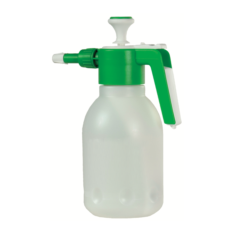 A Dr. Becher pressure sprayer SR 111 made of translucent plastic with a green nozzle and handle features a 1.5-liter bottle, a pump mechanism for pressure, a rounded opaque body, and slight indentations near the base.