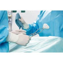 Band-Aid, sterile swabs, RöKo chip, for precise applications – in use