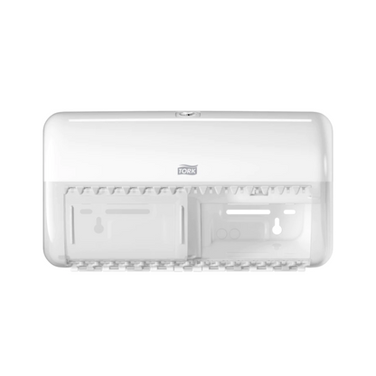 The Tork 557000 dispenser for small roll toilet paper Elevation T4 from TORK – Essity Professional Hygiene Germany GmbH presents an elevation design with a transparent cover, ideal for wall mounting. This white dispenser is presented empty, highlighting its internal structure and the secure locking mechanism at the top.