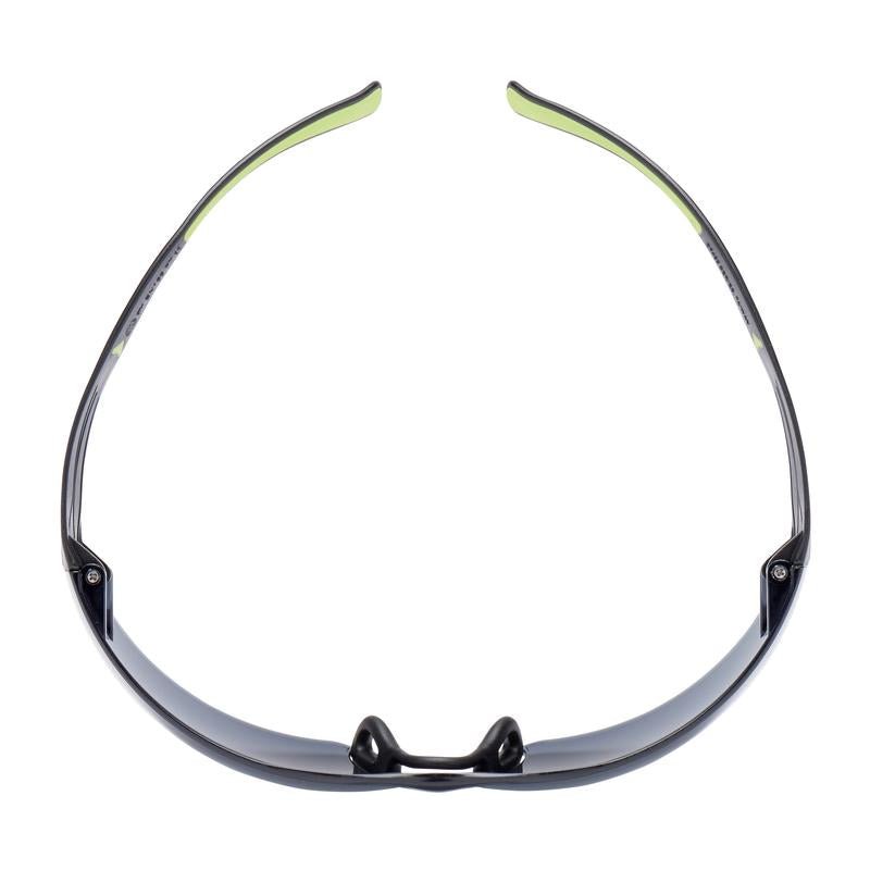 The 3M™ SecureFit™ Safety Glasses 400 from 3M Deutschland GmbH, viewed from above, have black-green curved arms and dark-tinted lenses on a white background.