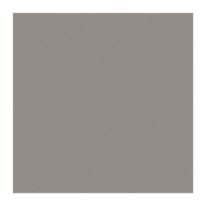 Eine schlichte, einheitliche graue quadratische Serviette, 33 x 33 cm und 3-lagig, die die Schlichtheit widerspiegelt, die mit den umweltfreundlichen Designs der Duni Zelltuchservietten der Duni GmbH verbunden wird.